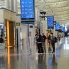 Lobi keberangkatan di Bandara Internasional Kansai di Prefektur Osaka Lobi keberangkatan di Bandara Internasional Kansai di Prefektur Osaka