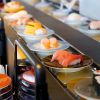 Restoran sushi dengan konsep Kaiten Sushi (Web Japan). Restoran sushi dengan konsep Kaiten Sushi (Web Japan).