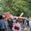 Para pengunjung menantikan festival kembang api di Saitama (Saitama Tourism) Para pengunjung menantikan festival kembang api di Saitama (Saitama Tourism)
