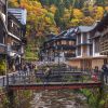 Warna Ginzan Onsen saat musim gugur (Outside The Room).