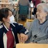 Ilustrasi Caregiver di Jepang (carekarte.jp) Jepang siapkan subsidi untuk rekrut caregiver dari luar negeri