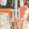 Ilustrasi. Seorang gadis berpakaian kimono berdoa ddi sebuah kuil Ilustrasi. Seorang gadis berpakaian kimono berdoa ddi sebuah kuil