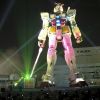 Patung Gundam seukuran asli yang sempat dipamerkan di Shizuoka pada tahun 2010 Patung Gundam seukuran asli yang sempat dipamerkan di Shizuoka pada tahun 2010