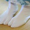 Tabi, Kaus Kaki Tradisional Jepang yang Praktis dan Elegan 