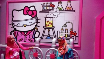 1a 081960400_1418385038-Hello_Kitty_Jakarta_1214_5