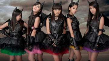 momoirocloverz-saraba-crop