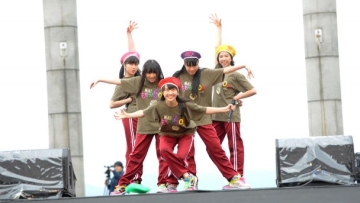 momoiro clover z - momokuno 01