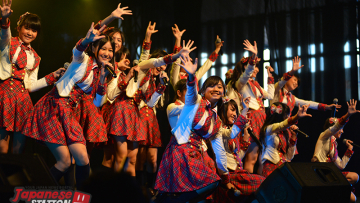 1st-anniv-jkt48-01