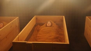 sawdust-bath-japan1