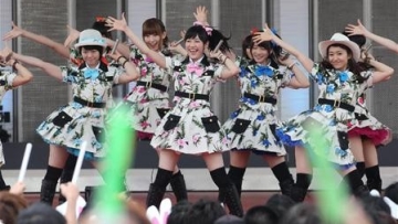 130715 akb1