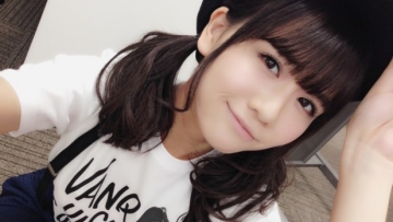 AKB48-Members-Appear-at-Hori-Fare-Christmas-Event-620x400