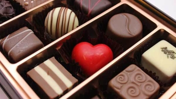 valentines-chocolate-menstrual-blood-Japan-01