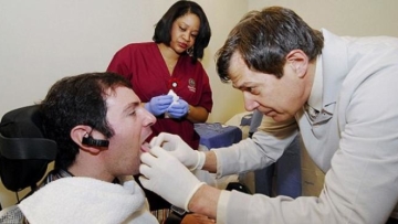 Smartphone-Pakai-Lidah