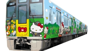 hello-kitty-train-wakayama-tourism-campaign-1