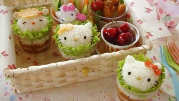 hello-kitty-curry-bento-rinkya-japan