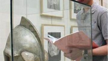 perancang-topeng-ultraman-jepang