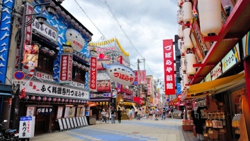 street-scene-shinsekai-osaka