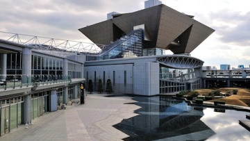 tokyo-big-sight-reflection