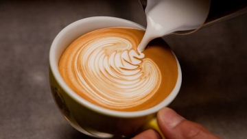 Tiga Cara Pintar buat Latte Art