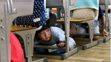 anak-anak-latihan-hadapi-gempa-jepang