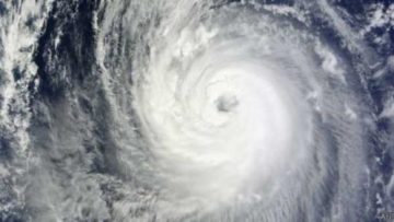 20141006_074036_badai-phanfone