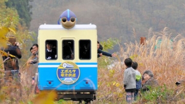 kereta-api-evolta-eboruta-di-kota-odate-akita_20141103_072706