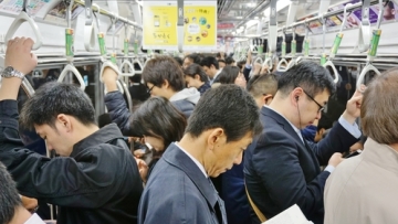Inilah beberapa alasan mengapa orang Jepang tidak suka naik kereta di tengah musim panas