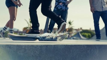 Wow! Kini telah hadir papan seluncur yang dapat mengambang tanpa roda! (2)