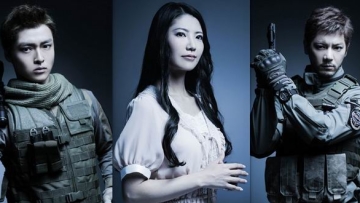 Para pemeran drama panggung Resident Evil ditampilkan dengan kostumnya