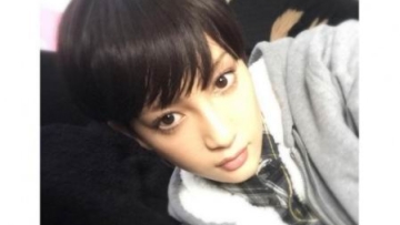 Nanao berpose dengan rambut pendek di lokasi syuting drama live-action 'Siren' (2)