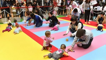 Wah, seru! Inilah balapan bayi di Jepang yang memecahkan Guinness World Record!