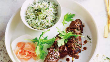 Yakitori Teh Hijau Dengan Nasi Bumbu Jepang Perpaduan Nasi & Daging Sapi Yang Sempurna