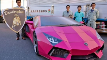 Ini bukan Lamborghini, tapi Damborghini, mobil yang terbuat dari kardus (2) Ini bukan Lamborghini, tapi Damborghini, mobil yang terbuat dari kardus (2)