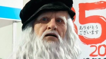 Ini bukan Leonardo Da Vinci, tapi robot yang menarik perhatian banyak orang di pameran robot Jepang!