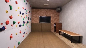 Karaoke sambil panjat dinding Di Jepang ada tempatnya! (4)