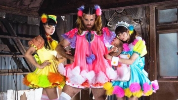 LADYBABY berlari di New York dan Los Angeles dalam video musik untuk single terbaru mereka (1)
