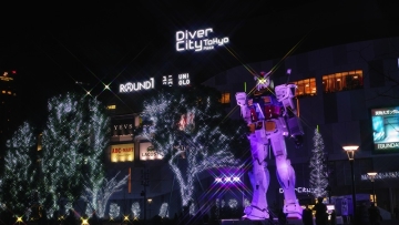 Light Show Patung Gundam Seukuran Asli Odaiba Musim Dingin
