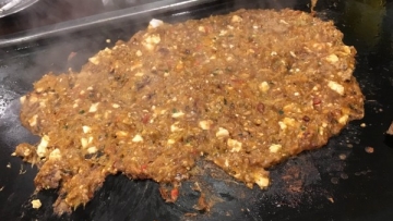 5 Makanan Jepang Yang Tampak Menjijikan Tapi Sebenarnya Lezat - Monjayaki 1 5 Makanan Jepang Yang Tampak Menjijikan Tapi Sebenarnya Lezat - Monjayaki 1