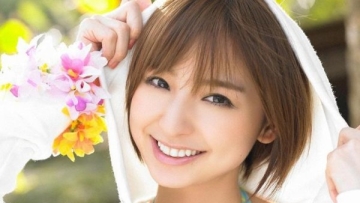 Mariko Shinoda tampil dalam video musik penyanyi Korea (1)