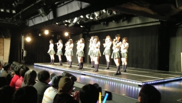 Cara Industri Hiburan di Jepang untuk Menjaga Idol Tetap Single