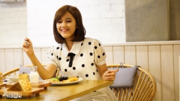 Makan di rumah beruang, Three Bears Cafe bareng JSNAvi Rachel