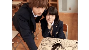 Kento Yamazaki & Fumi Nikaido Pamerkan Meja Yang Digambar Mangaka Ayuko Hatta (2)