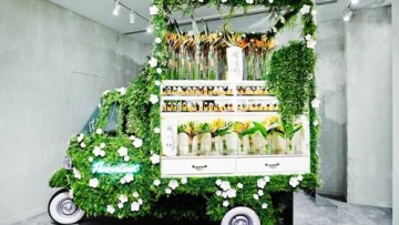 Seniman-Jepang-Ciptakan-Toko-Bunga-Berjalan-3
