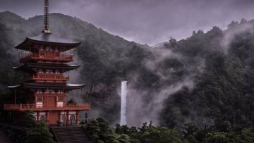 Fotografer Abadikan Keindahan Pemandangan Musim Hujan di Jepang (1)