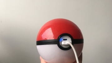 Tetap Kuat Berburu Pokemon dengan Powerbank Pokeball 1