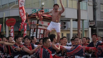 Arak-arakan Omikoshi