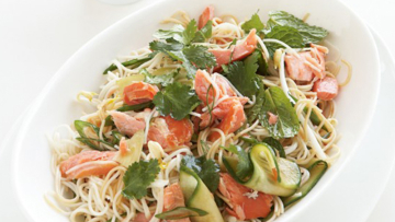 Resep Mie Jepang dengan Ikan Trout Asap