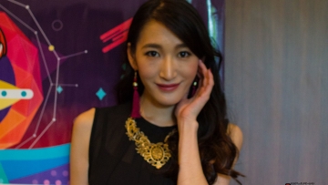 interview-elisa-model-penyuka-sambal-indonesia-yang-jadi-artis-tarik-suara