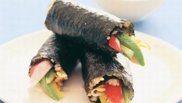 Resep Sushi Roll Sederhana yang Bisa Dibuat di Rumah