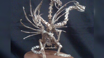 seniman-jepang-ciptakan-patung-king-ghidorah-dari-tulang-ayam-goreng